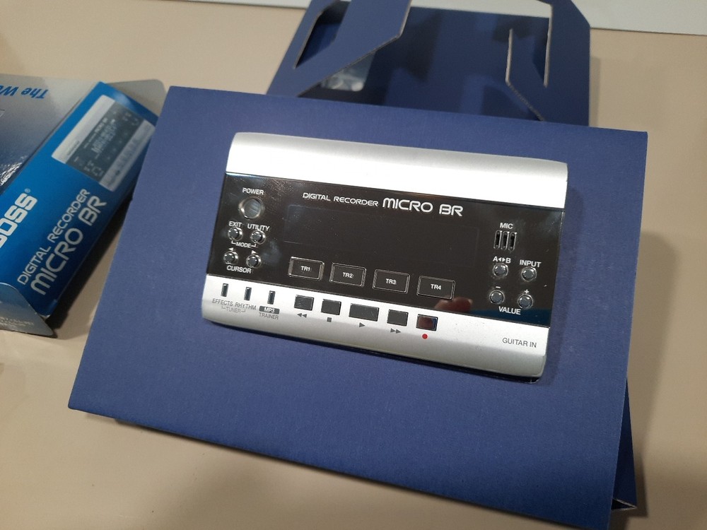 BOSS Micro BR Digital Recorder – Portable 4-Track Studio with box