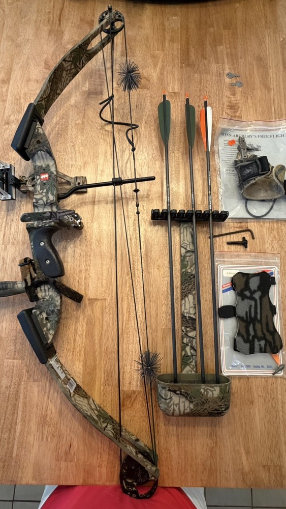 PSE Nova Compound Bow, Right hand, Mossy Oak Camo with CASE