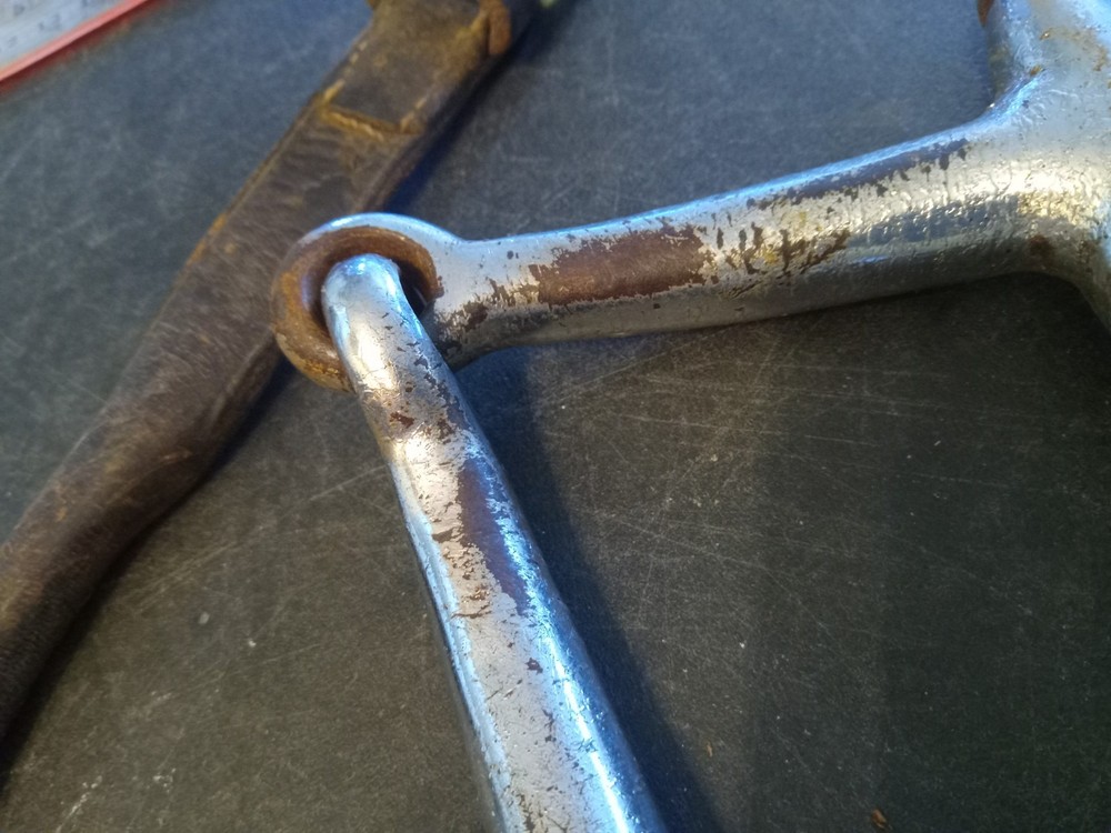 Used eggbutt snaffle bit 6 1/4 mouth gag bit