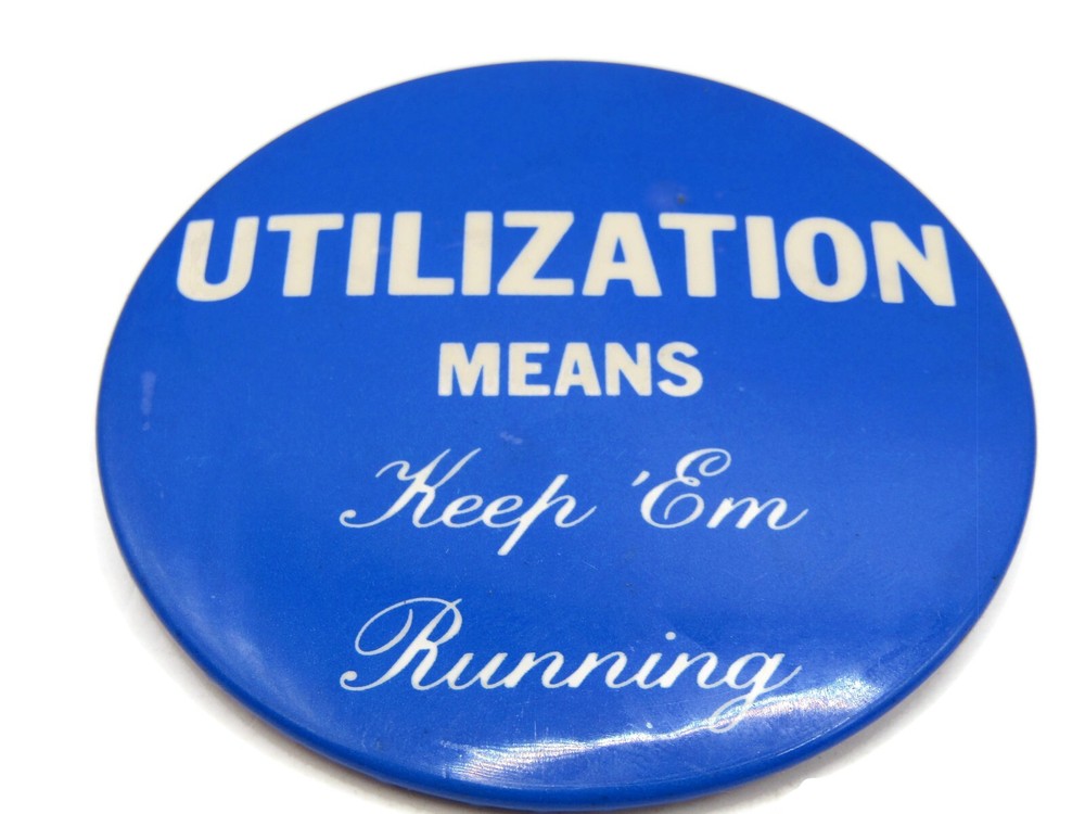 Vintage "Keep 'Em Running" Pinback Button WWII Era Industrial Utilization Slogan