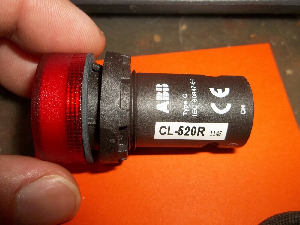 ABB CL-520R PILOT INDICATOR LIGHT RED 220 VDC (BIN115)
