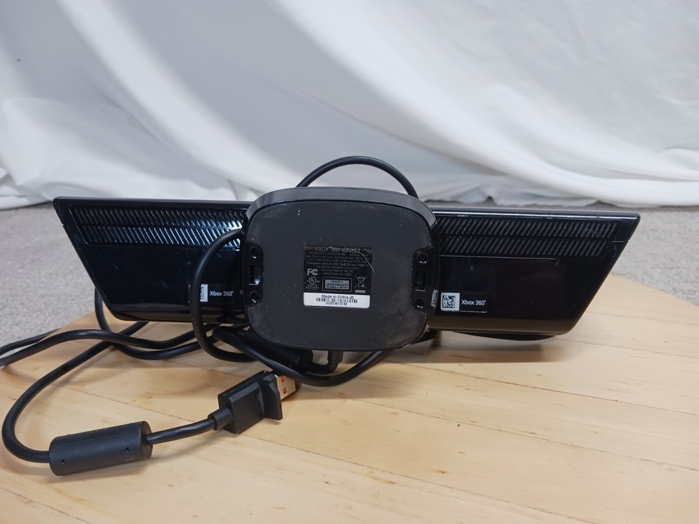 Microsoft 1414 Xbox 360 Kinect Sensor Bar Camera Only Black Used