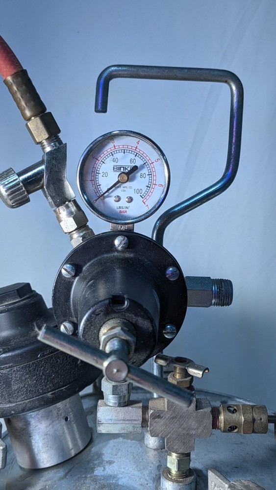 BINKS PAINT SPRAY PRESSURE POT TANK