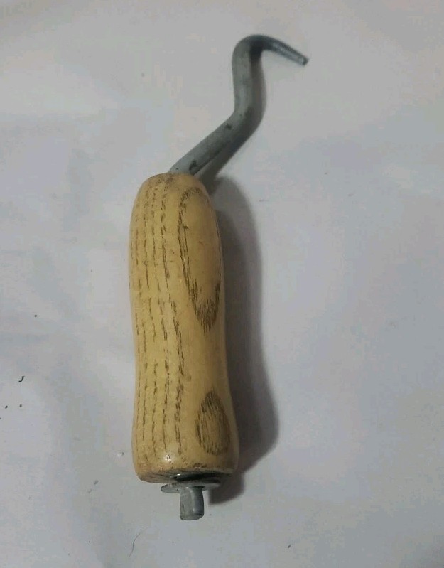 Wood Handle Rotating Wire Twister Hand Tool
