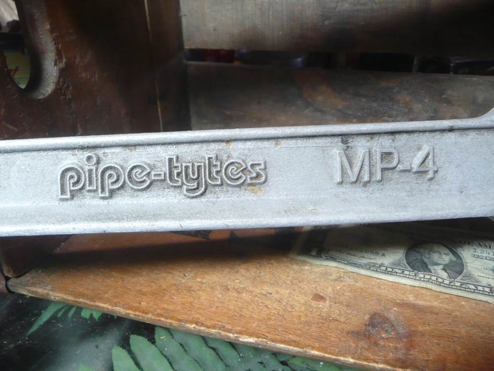 Pipe-Tytes MP4 1 3/8" hole puncher
