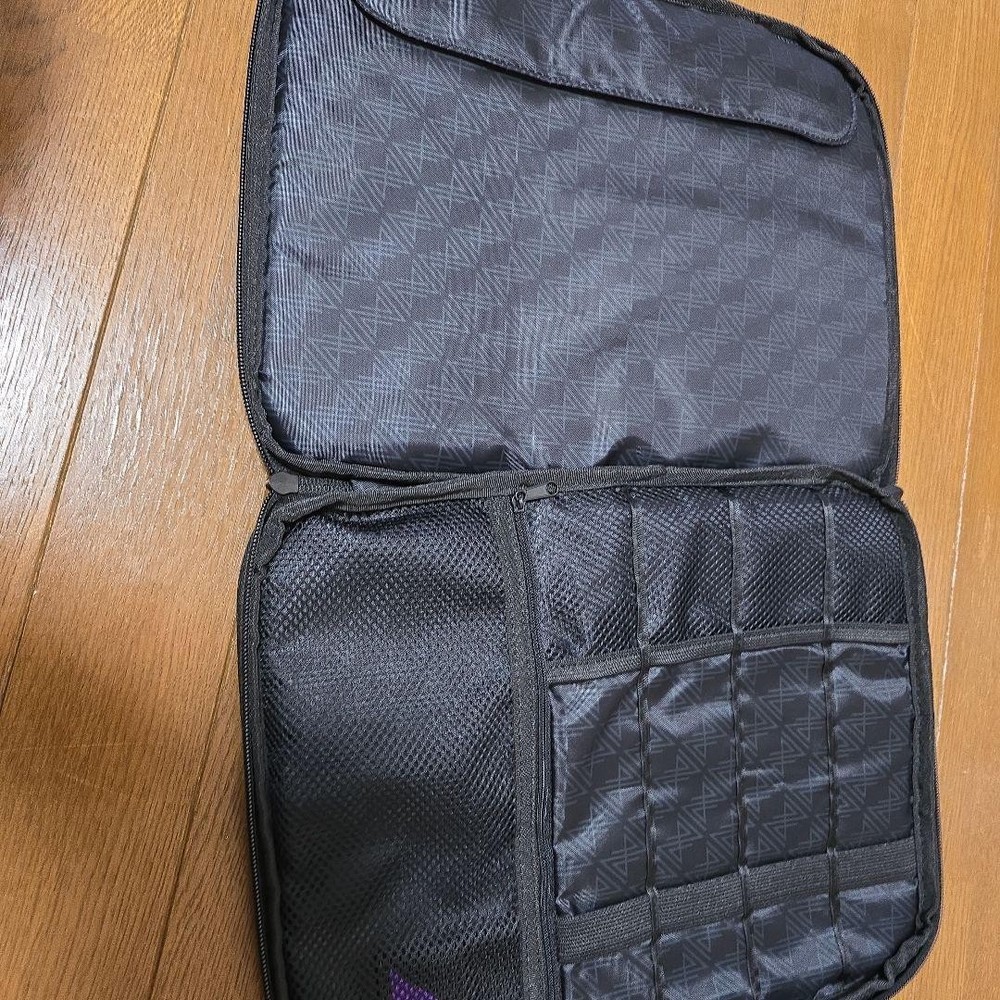 Nogizaka46 Gadget Case