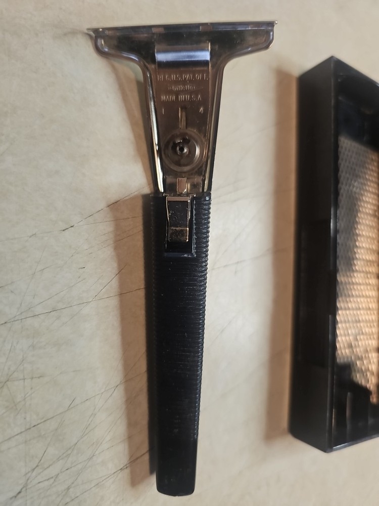 VTG 1960's Gillette Techmatic Adjustable Razor & Case