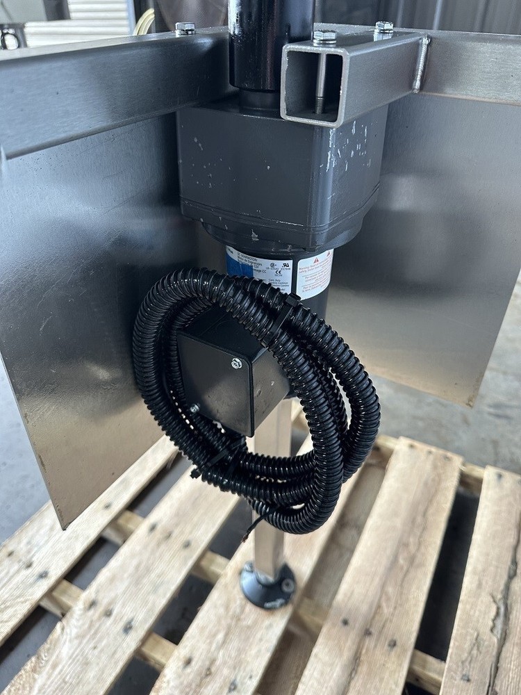 Liquid Packaging Solutions 90 Degree Rotary Conveyor Turn, Curve, Rotary Table