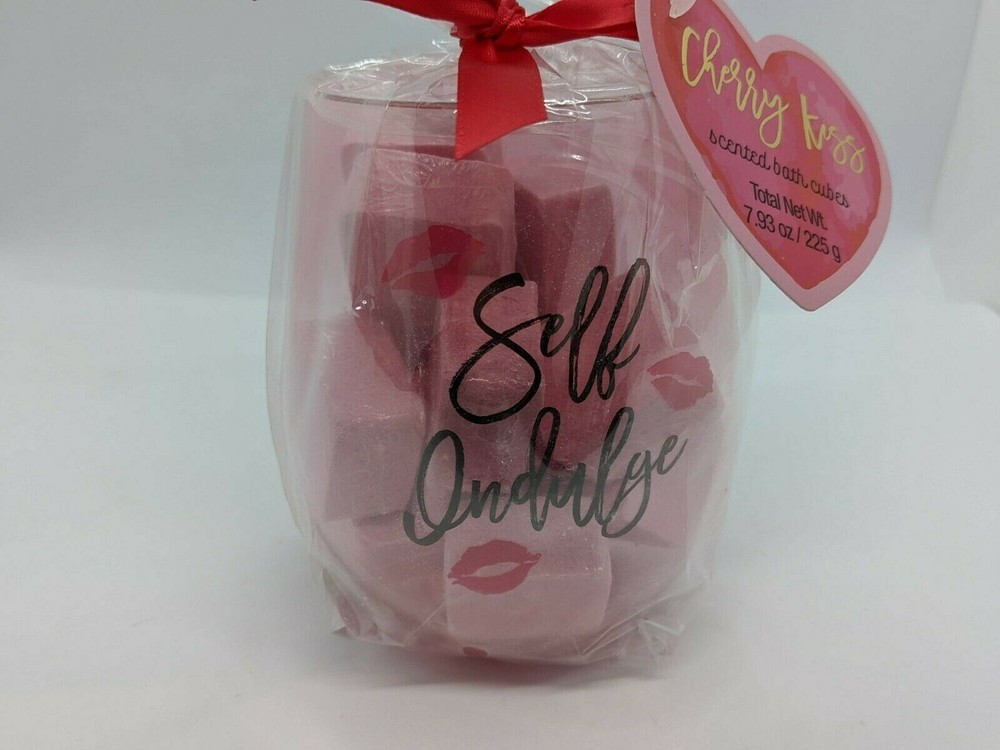 Tri-Coastal Design Wine Glass with Bath Bomb - 7oz