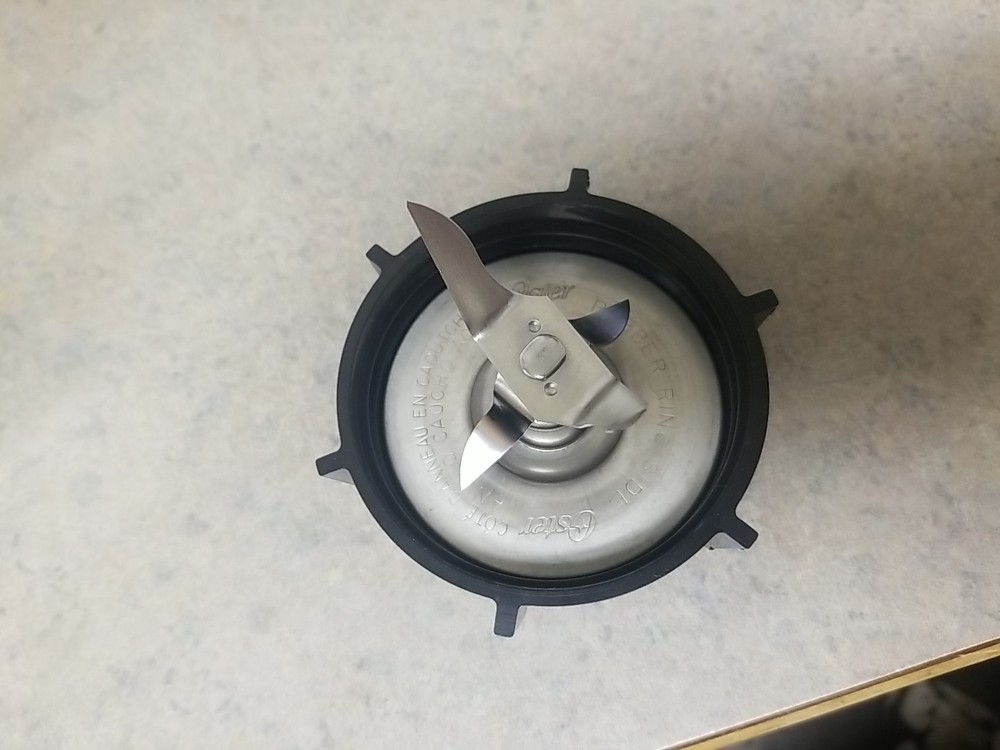 Oster ACCURATE BLEND 14 Speed **THREADED BLADE ONLY***