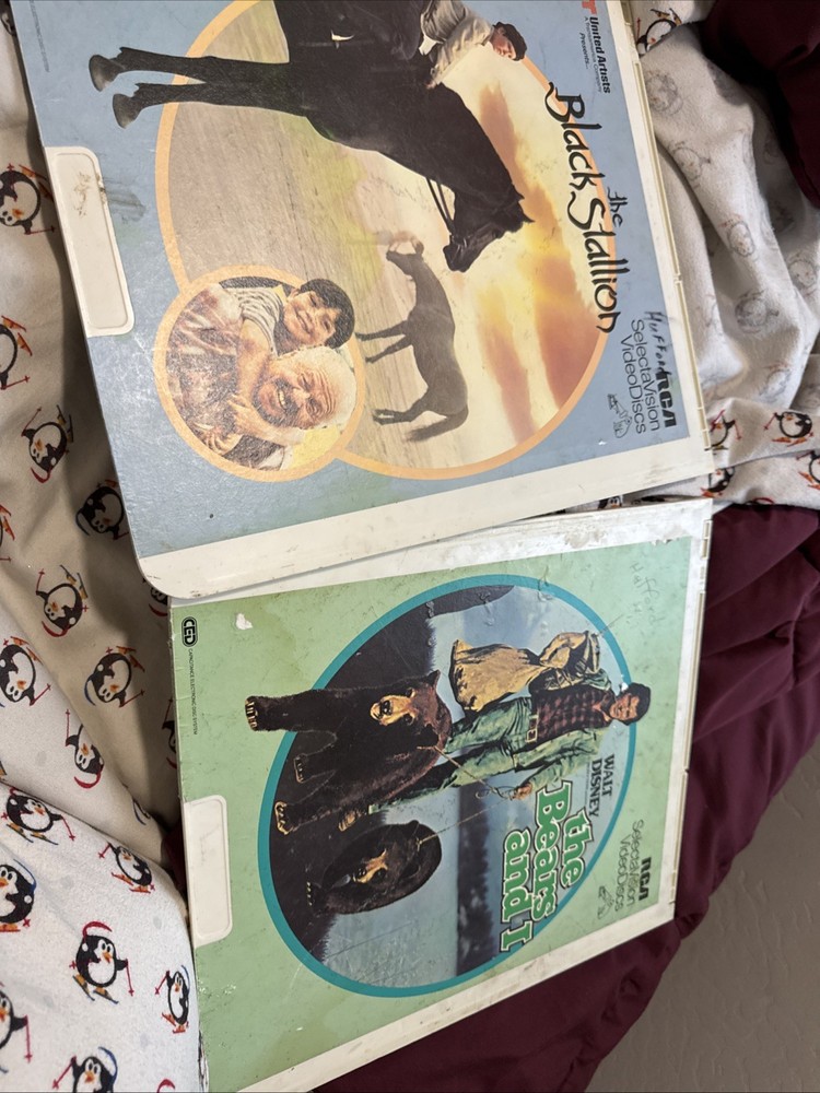 32 Collectible RCA Videodiscs