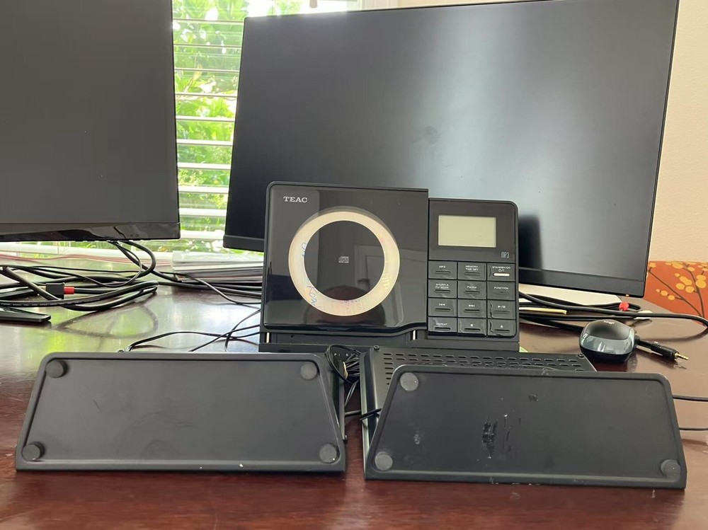 TEAC CD-X60i Micro Hi-Fi System (AM/FM/CDiPod), great