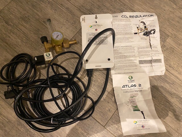 co2 regulator and controller