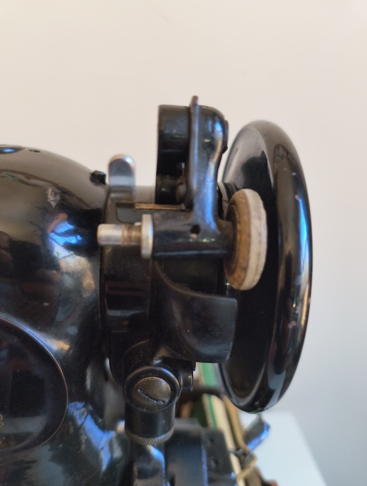 1948 Singer 201-2 Sewing Machine Tested Working read description