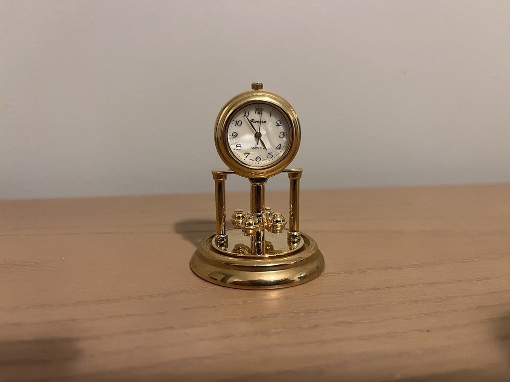 Miniature quartz wine clock Cetage Wellington. Not tested.