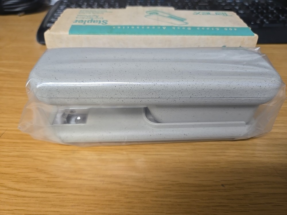 Tenex 400 Class Desktop Stapler - SABLE SANDSTONE - Brand New! - #19167