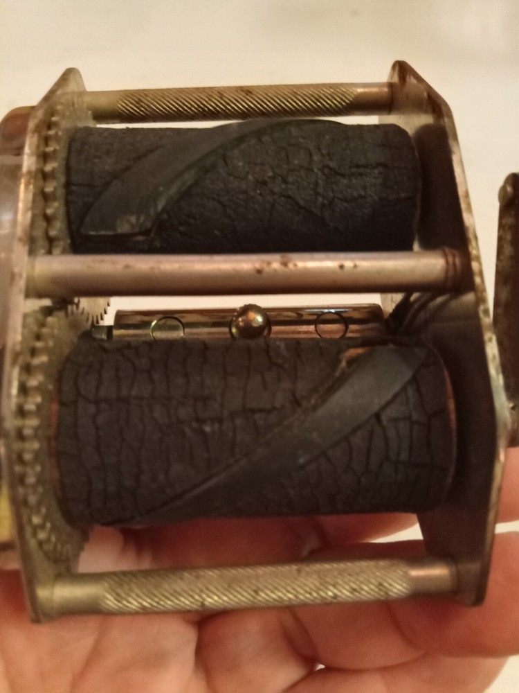 ANTIQUE GERMAN RAZOR BLADE SHARPENER STROPPER POLLUX / RARE