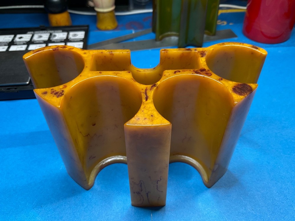 BEAUTIFULLY MARBLED BAKELITE POKER CHIP CADDY