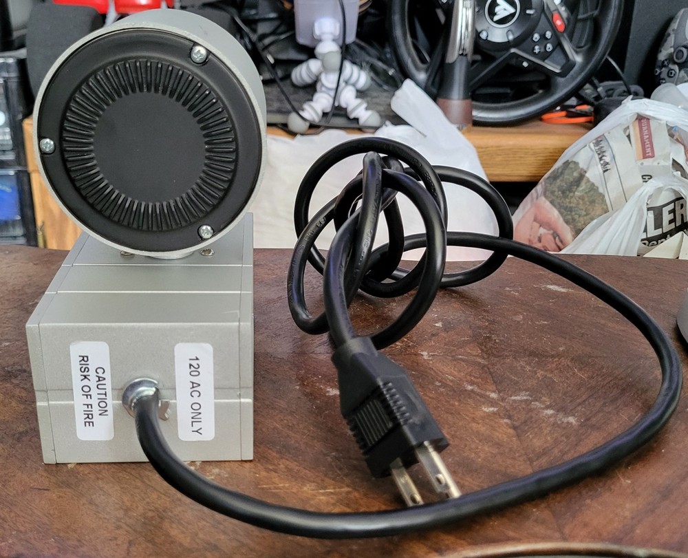 Stand-free Spotlight