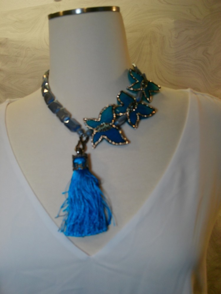 Two Toned Blue statement necklace (420)