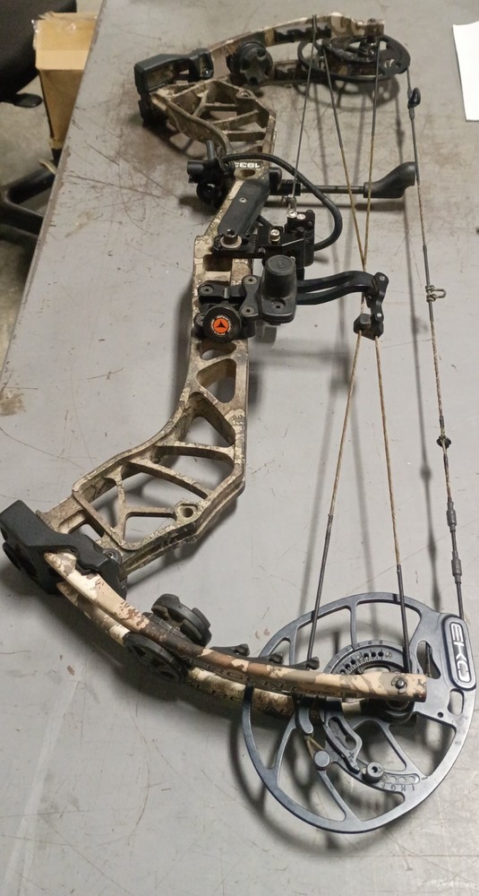 Bear Archery Divergent Eko Compund Bow