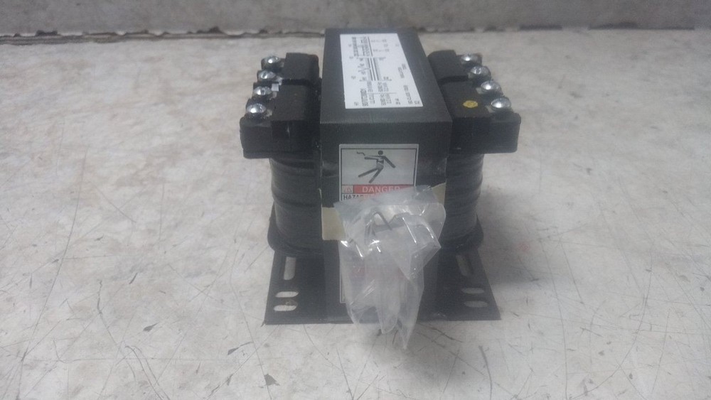 Square D 9070T200D1 240VAC; 480VAC Input 120VAC Output Control Transformer