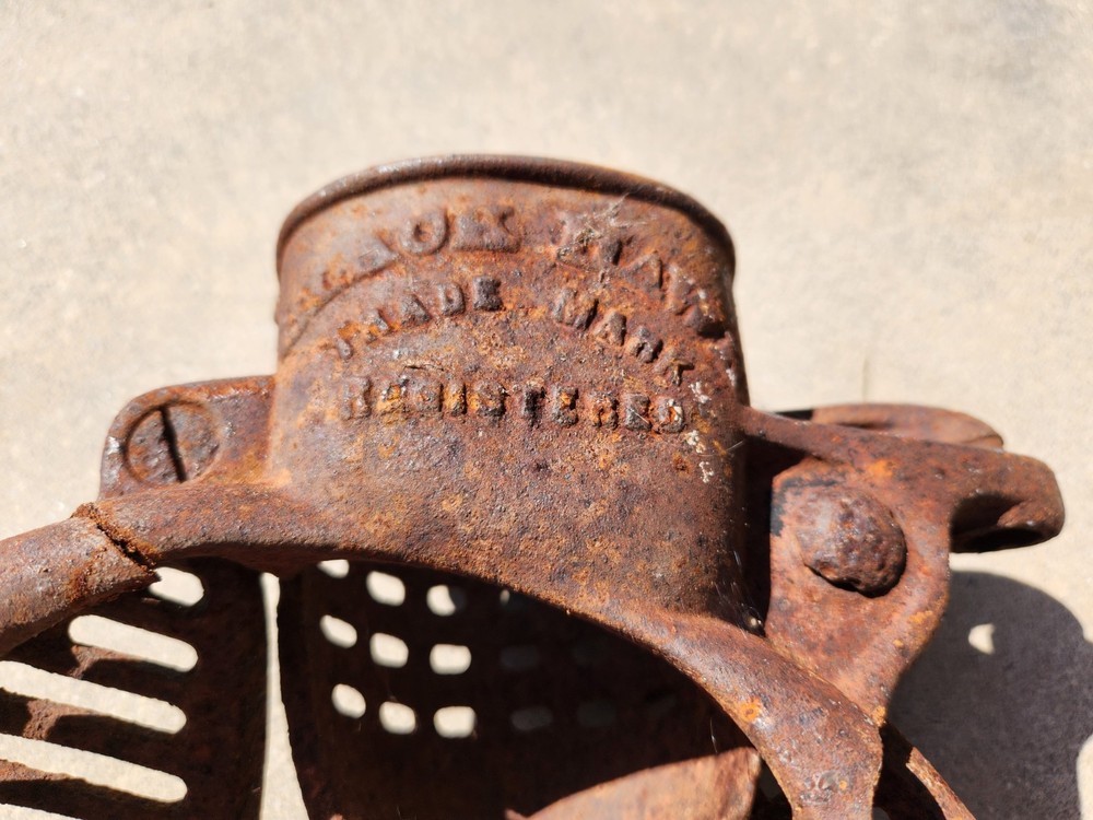 ANTIQUE BLACK HAWK CORN SHELLER FOR PARTS