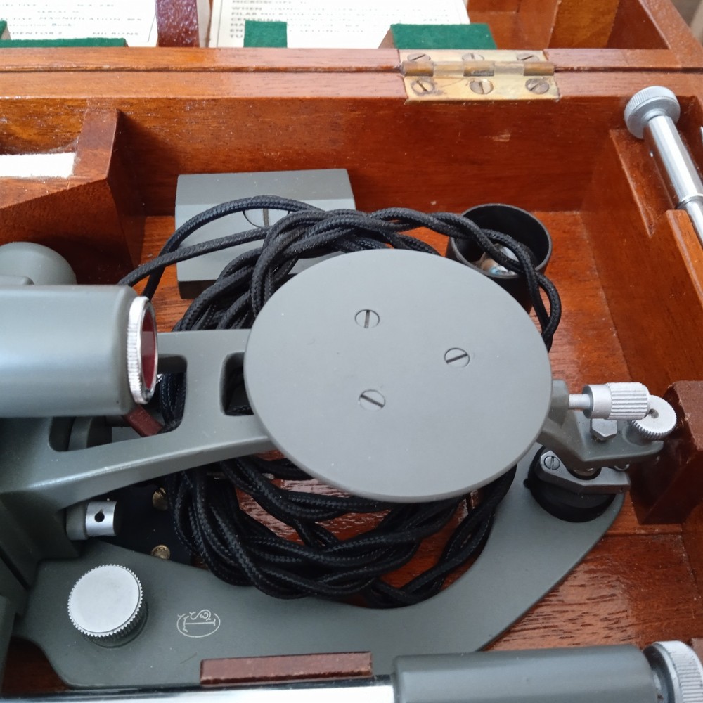 MICRO HARDNESS TESTER MO 6206 VICKERS MO 51315 PROJECTION MICROSCOPE