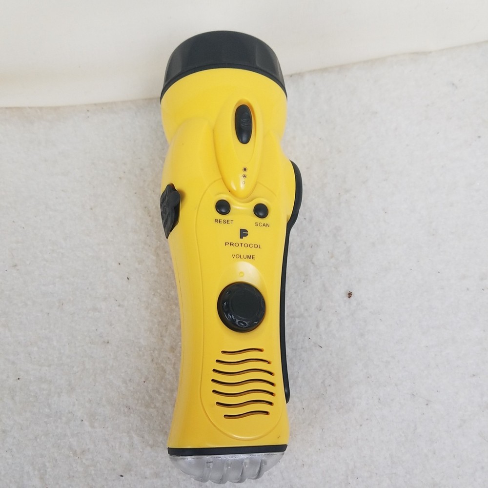 Flashllight Emergency Multifunctional Crank charge Radio Flashing Dynamo