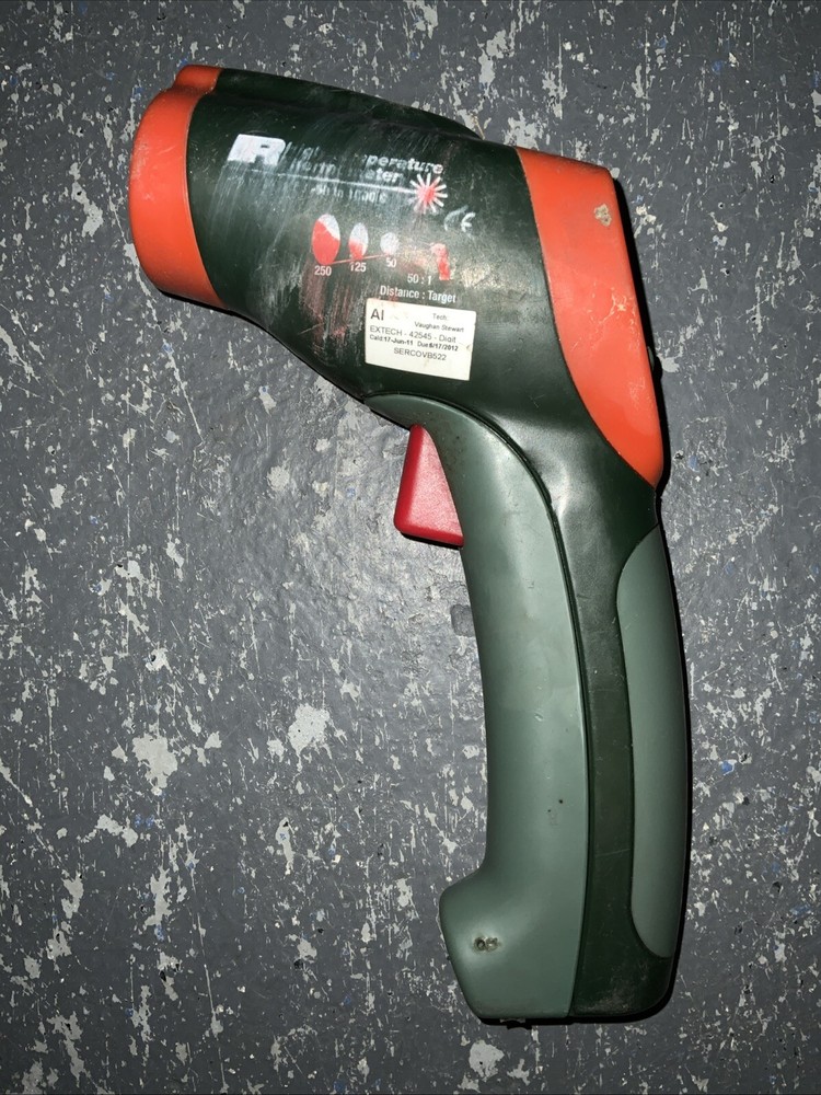 EXTECH 42545 High Temperature Infrared Thermometer With Box