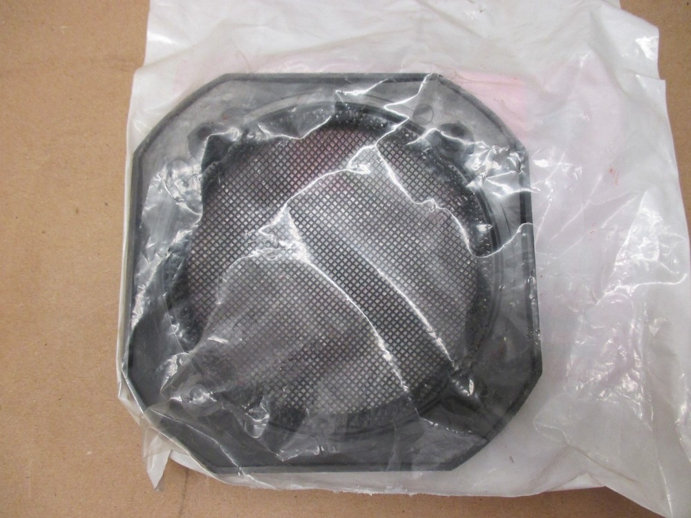 INTERNATIONAL GRILLE 1665100C2 NEW