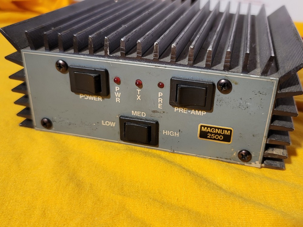 MAGNUG HAM LINEAR AMPLIFIER 2500
