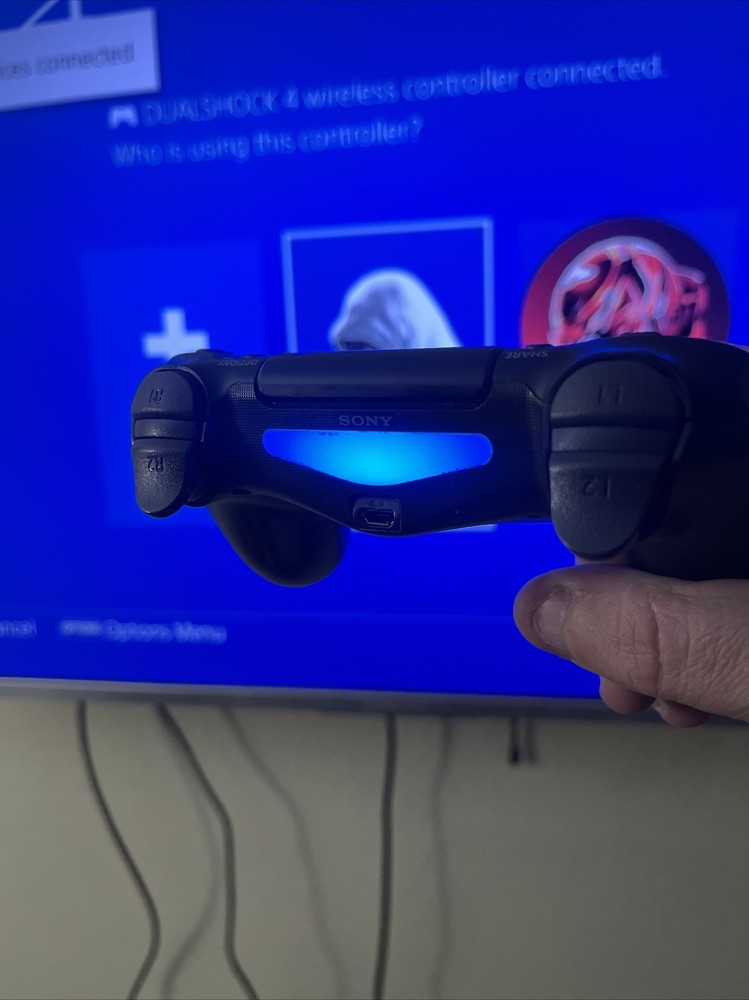 ps4 1tb bundle 2 Controllers All Cords And Multiple Games