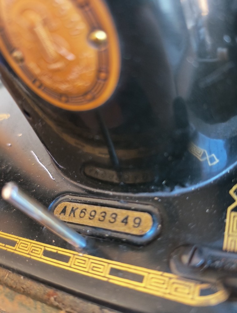 1948 Singer 201-2 Sewing Machine Tested Working read description