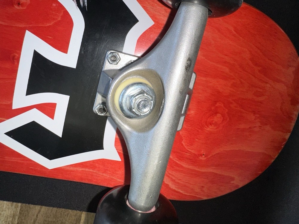Flip 2018 Team Model Pro Complete Skateboard Deck Trucks Wheels EUC See Pics.