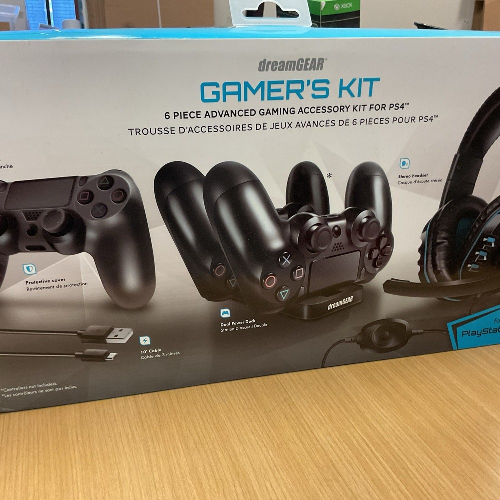 WB DreamGear  PS4 Advanced Game Accessory Kit