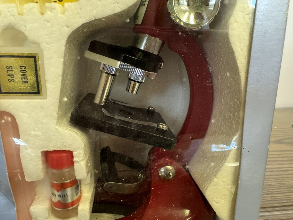 Vintage - 1988 Tasco 300E Variable Power Microscope with Discovery Kit