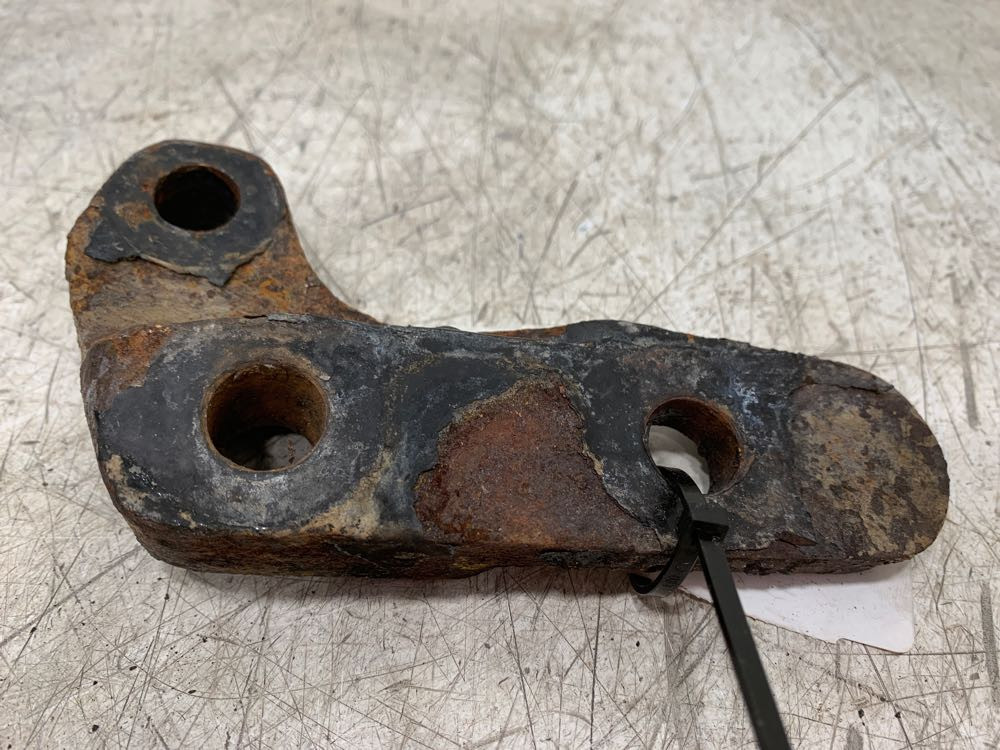 2005 Peterbilt 357 Hood Hinge (674-10157)