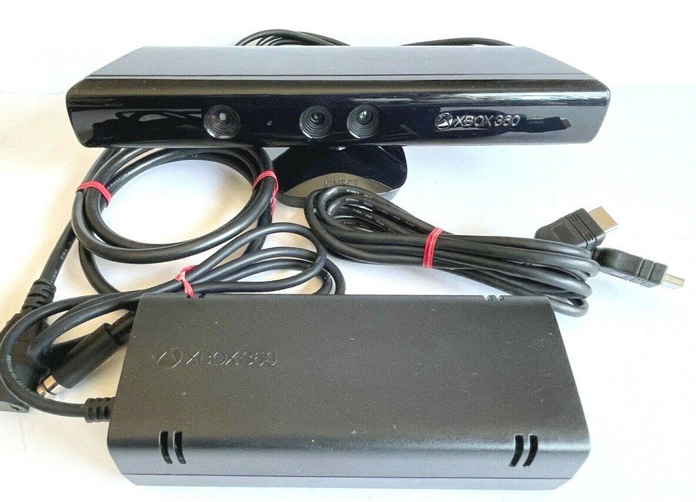 XBOX 360 CONSOLE + 2 CONTROLLERS, CHARGER, KINNECT, POWER, HDMI CABLES & 3 GAMES