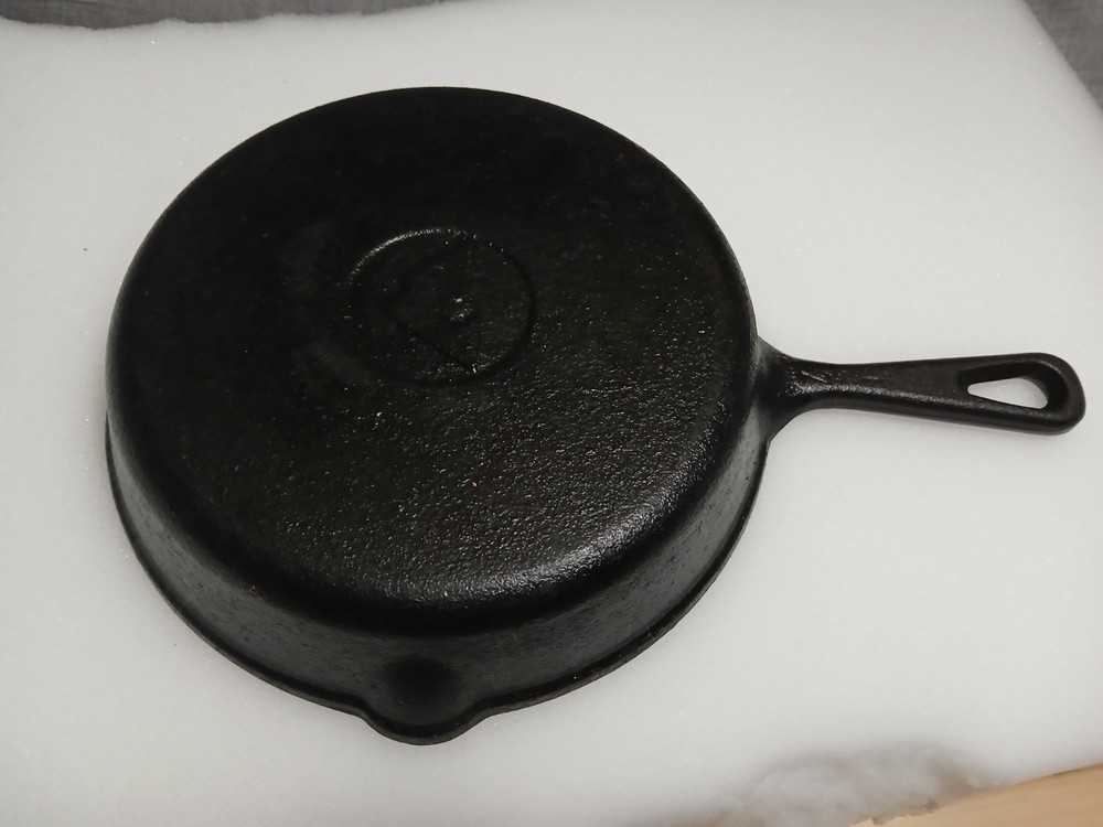 Cast Iron Pan-8in Used Seasoned