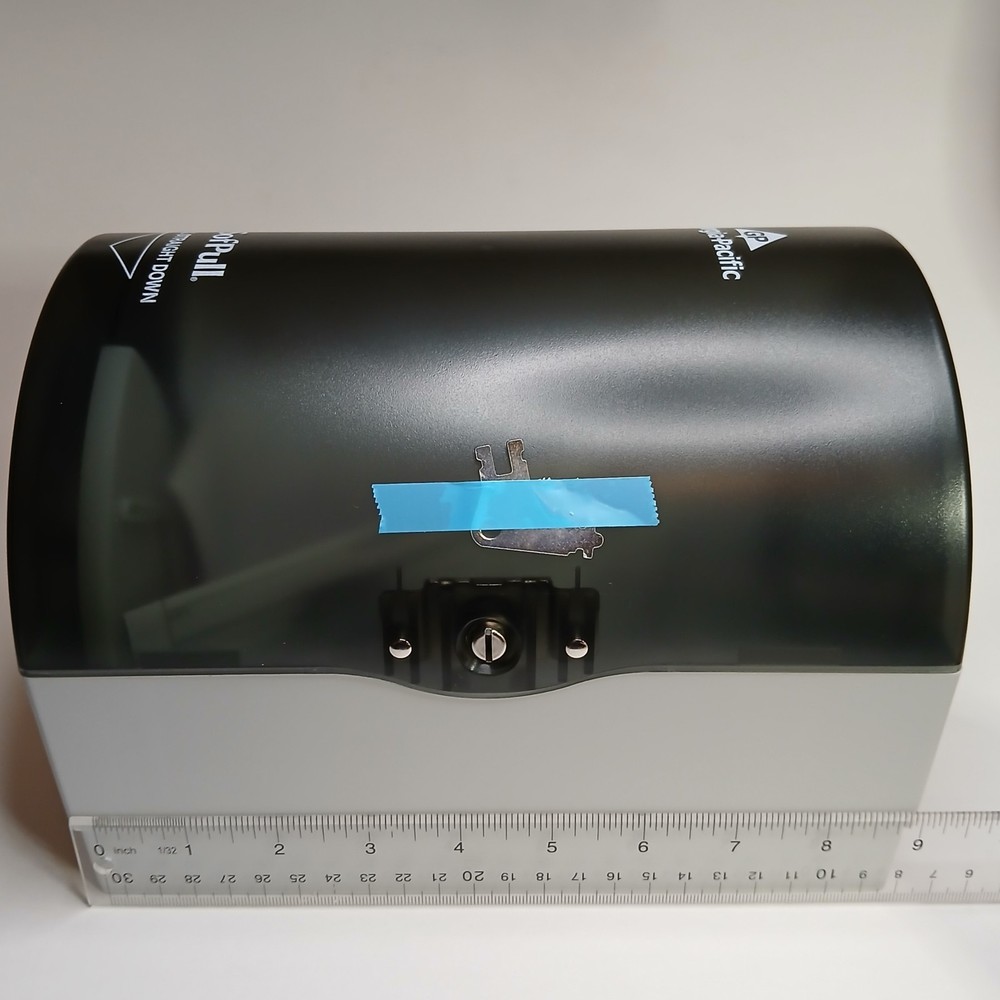 Centerpull Junior Capacity Paper Towel Dispenser Georgia-Pacific Translucent