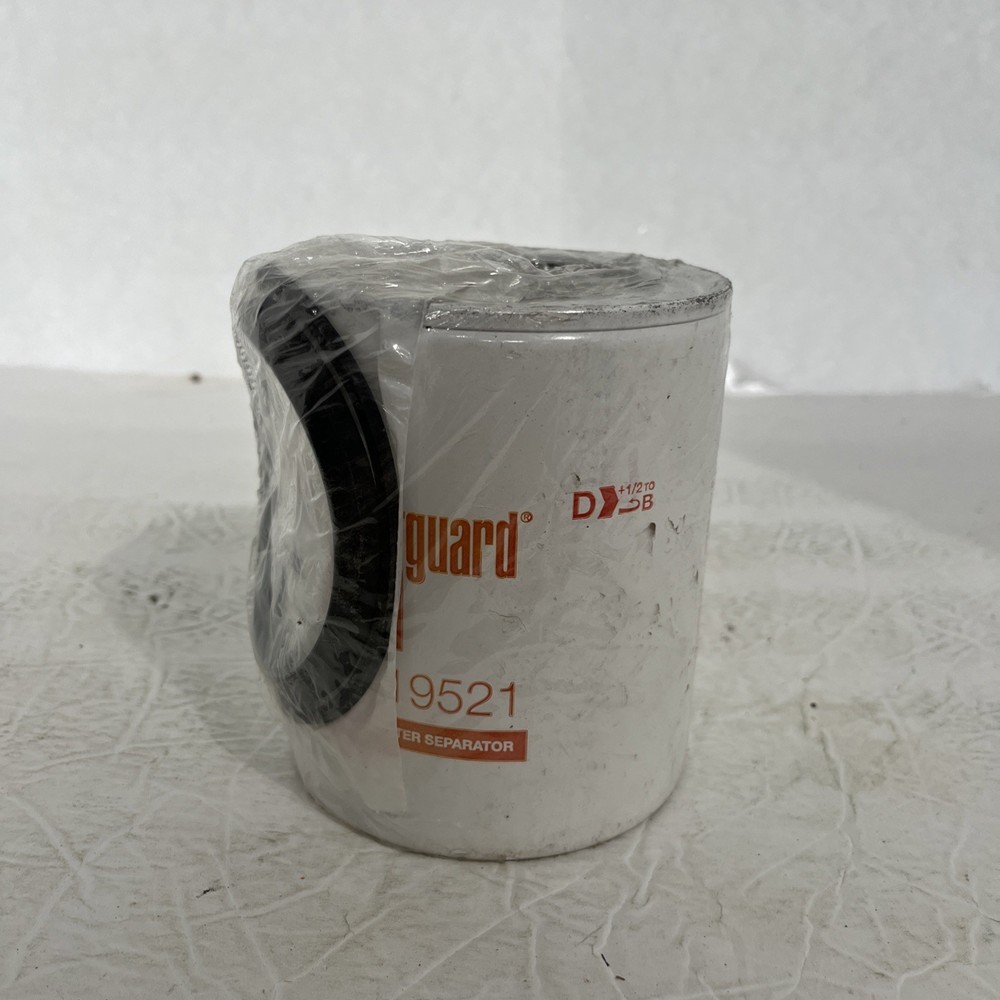 1 New Fleetguard FS19521