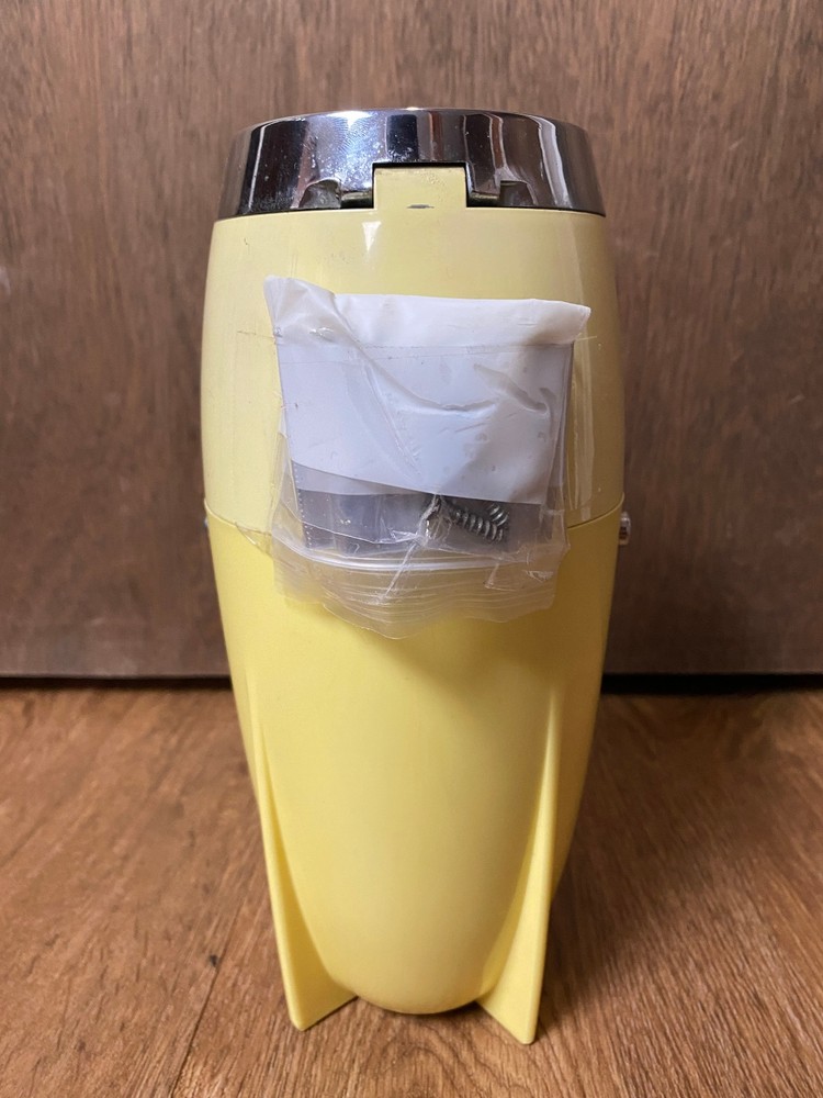 Dazey Retro Ice Crusher Yellow Rocket Iceramic 1950’s