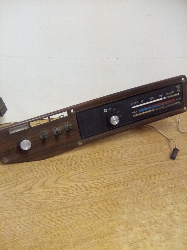 Freightliner A-22-30529-0 AC Heater Temperature Control Panel