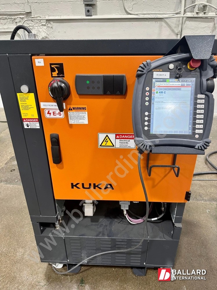 KUKA KR6-2 Robotic System w/ KRC4 Controller - 686087