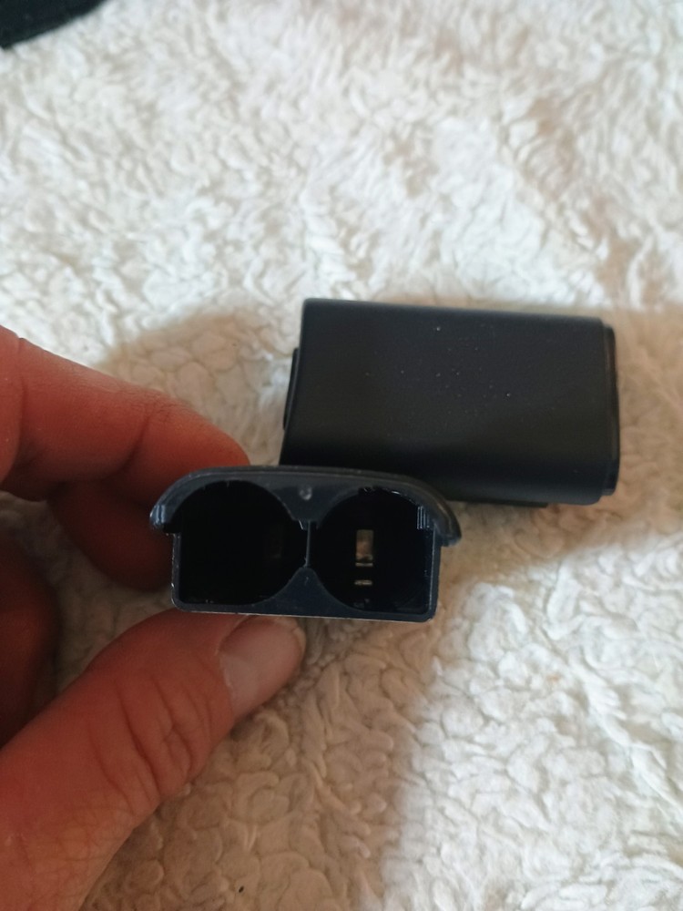 Xbox 360 Wireless Controller Battery Pack – Shell Only – Broken/Damaged – Parts