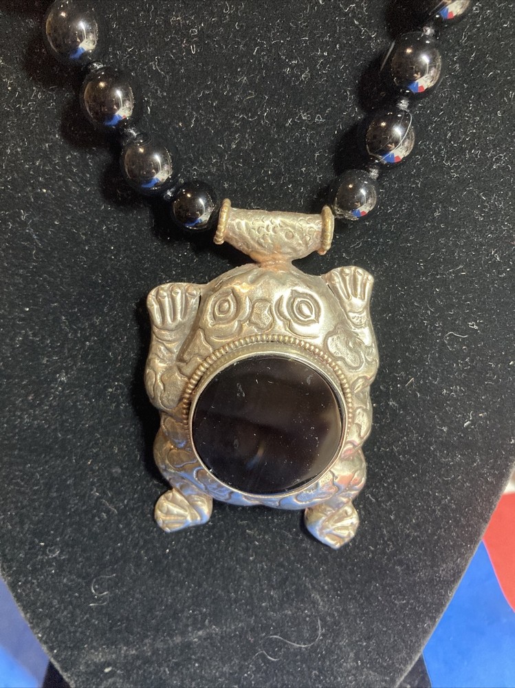 Boho Onyx Silver Tone Etched Frog Pendant Reversible Statement Necklace 20” DS