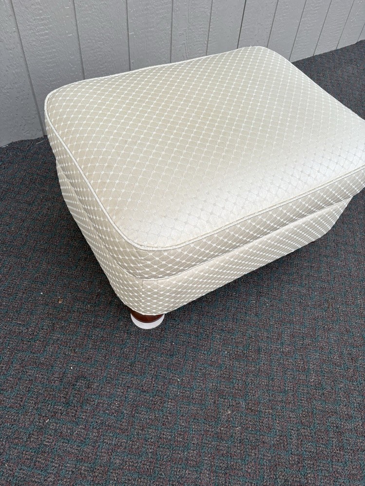 67376 ETHAN ALLEN Modern Ottoman Footstool Stool