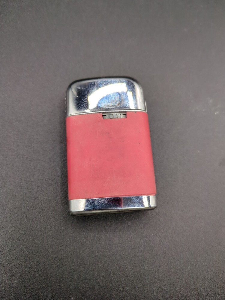 Vintage Ronson Red Varaflame Windproof Pocket Lighter Red/Chrome