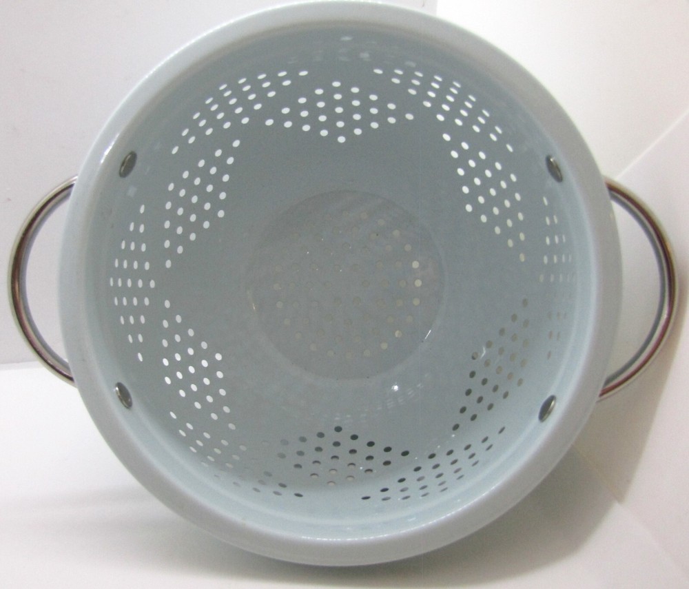Light Blue 9" Metal Colander with Pedestal Base.